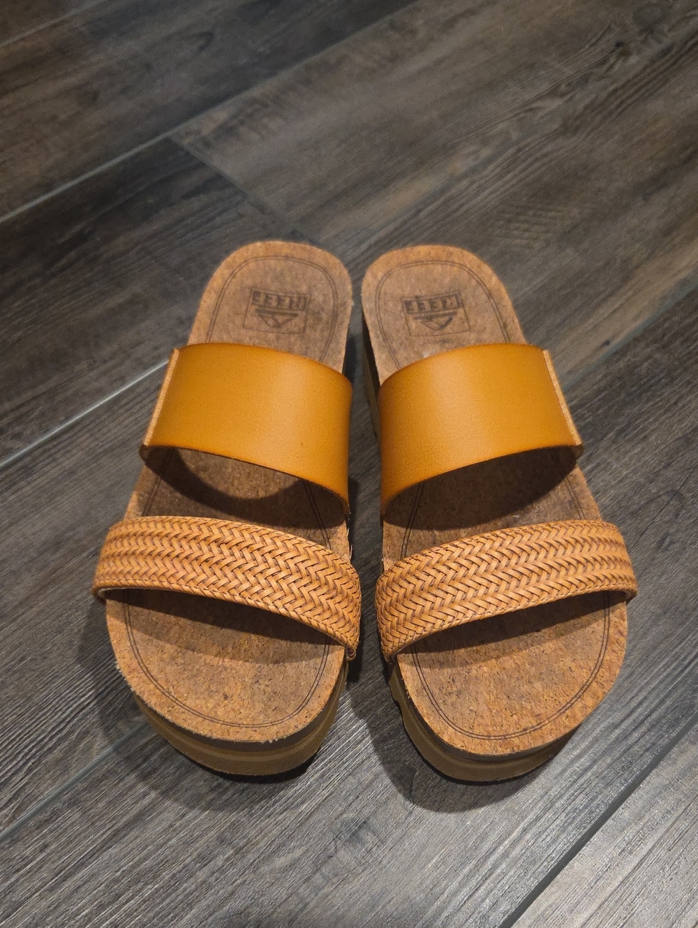 Reef Cushion Vista Hi Sandals